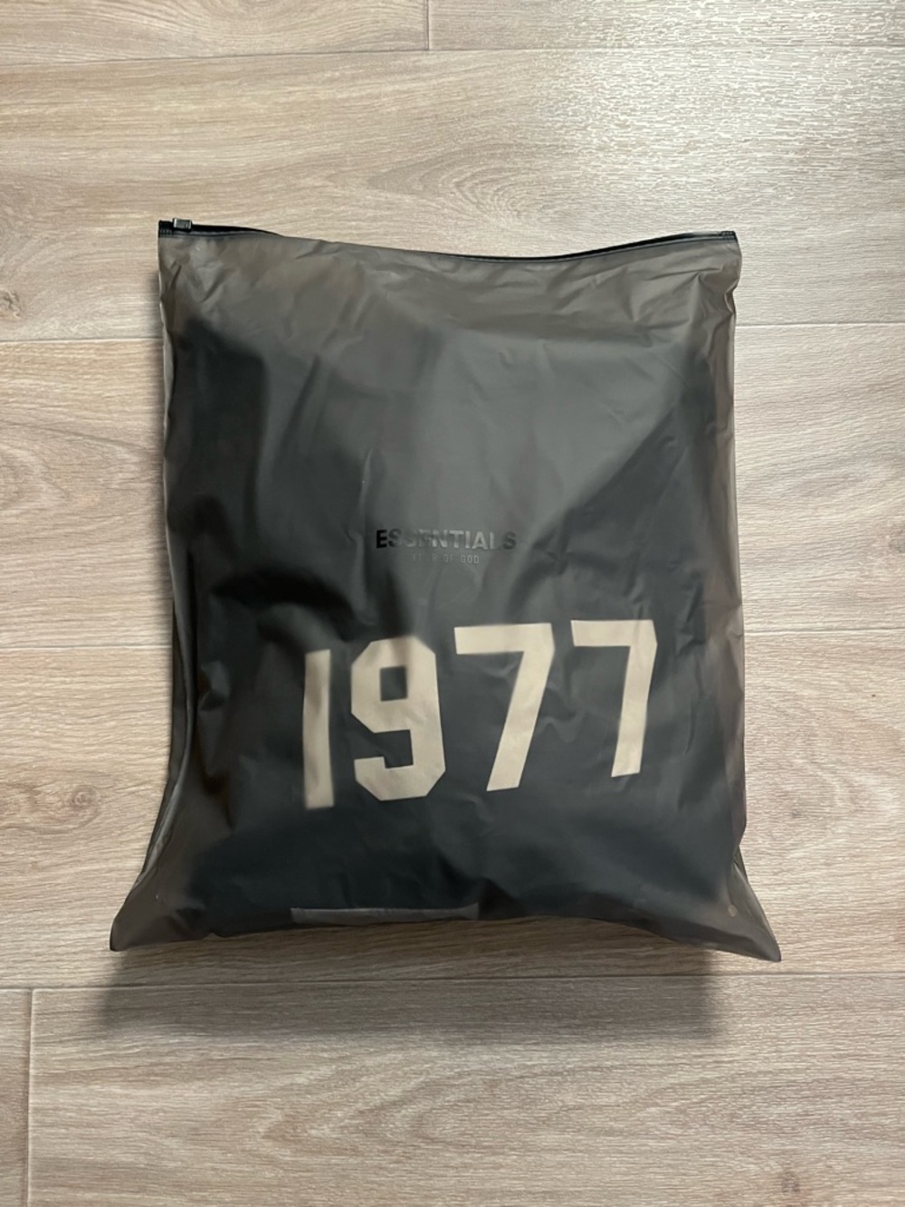 NEW Essentials Fear Of God 1977 Iron Hoodie - Size XL - Picture 7 of 7